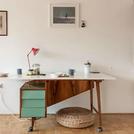 Апартаменты Retro Chic Studio In Trnovo *